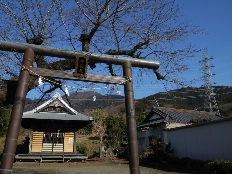 秦浜線5号と神明社