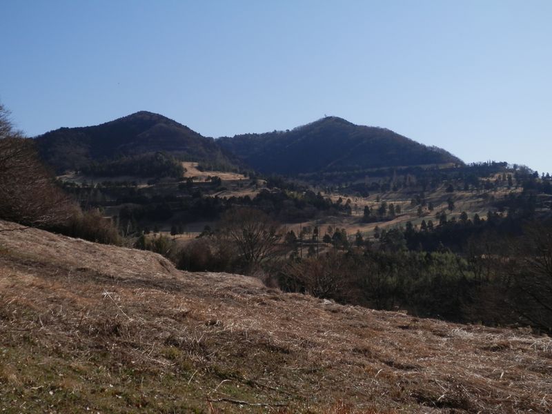 高取山と東京CCゴルフ場