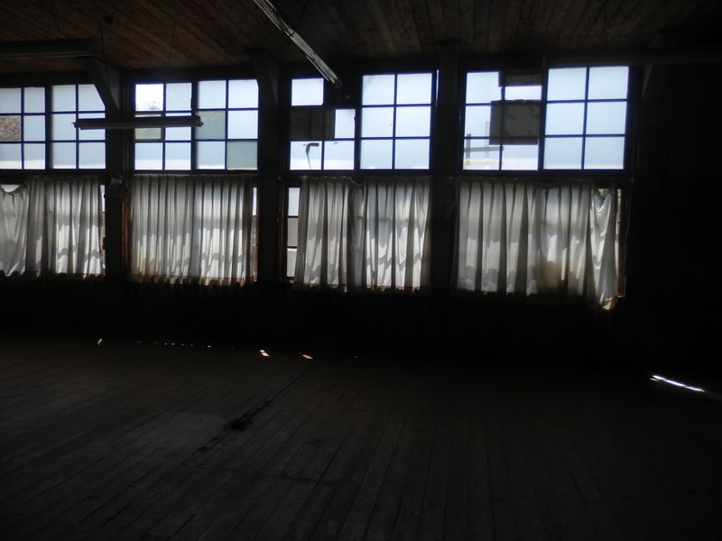 床に雑巾がけの光景が眼に浮かぶ