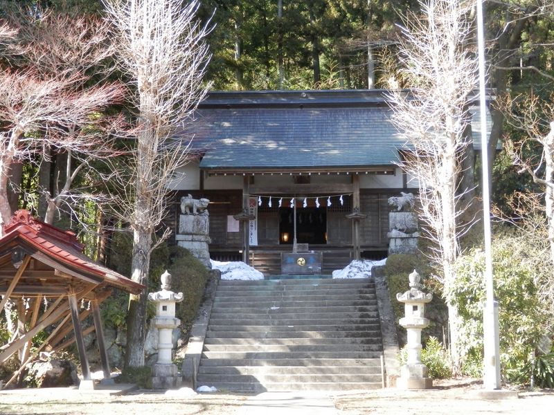  青渭（あおい）神社に立ち寄る
