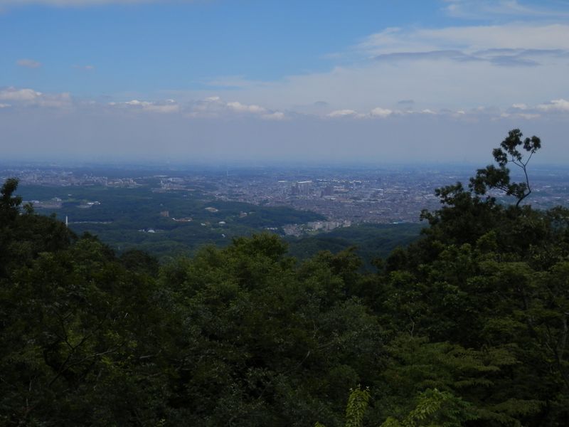 高尾山頂より、横浜・川崎方面を望む