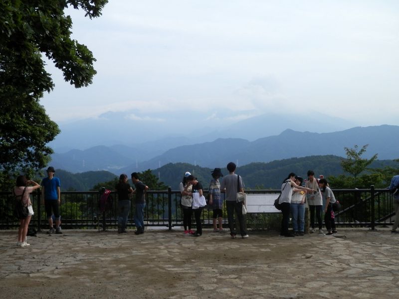 高尾山頂の見晴台