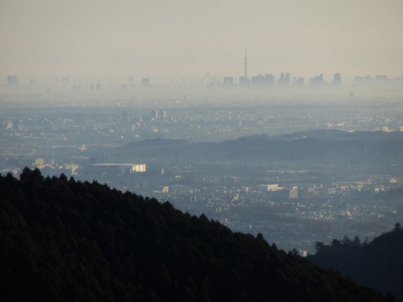 小仏城山より、東京方面を望む
