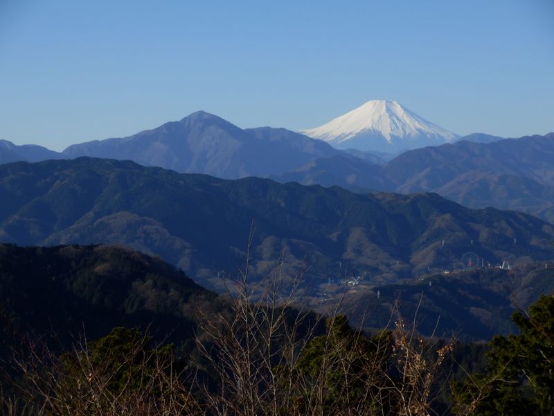 高尾山頂の大見晴台より