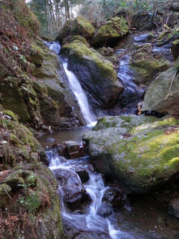 三段の滝。「比々多神社お水取り」