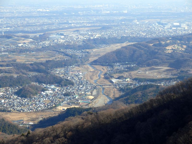 仏果山展望台より望む中津川