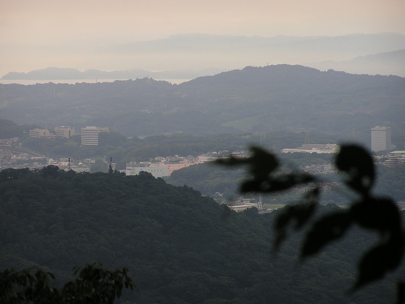 念仏山頂より望む、真鶴半島と伊豆半島