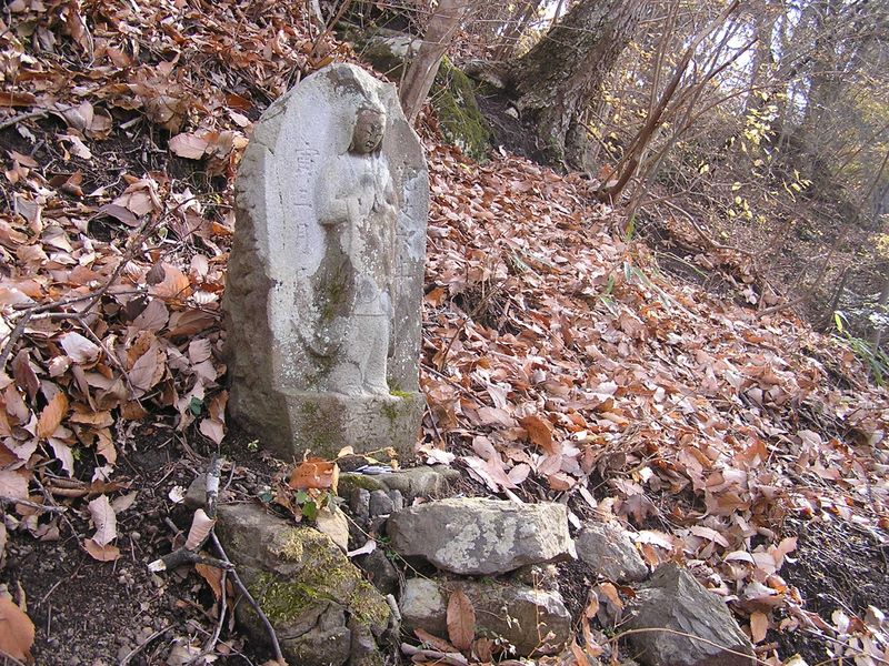 高柄山で、人には出会わなかったが、石仏には何度か出会った