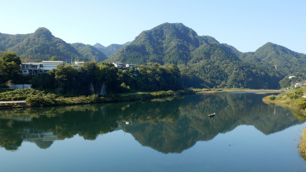 鶴島御前山（中）と栃穴御前山