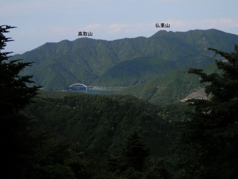 仏果山、高取山方面を望む