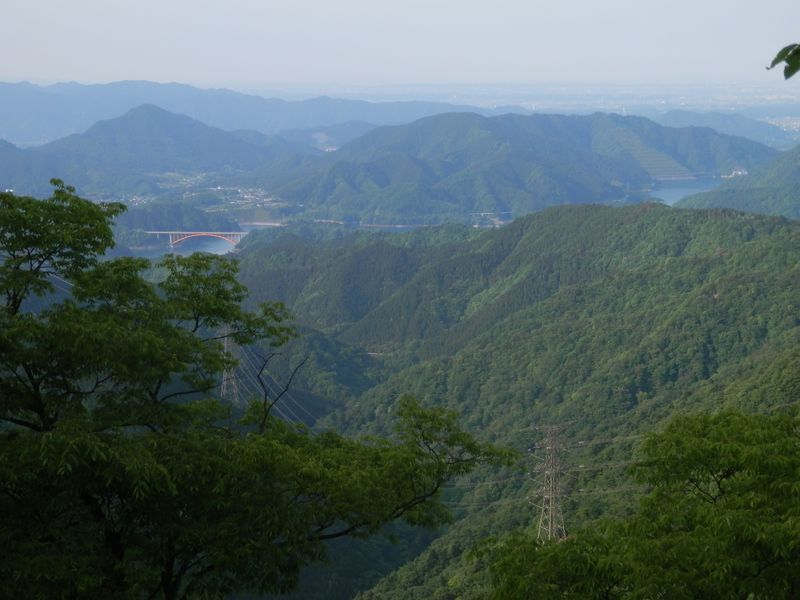 金冷シより、宮ヶ瀬湖を望む