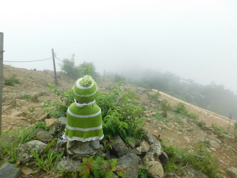 表尾根を見守るお地蔵様