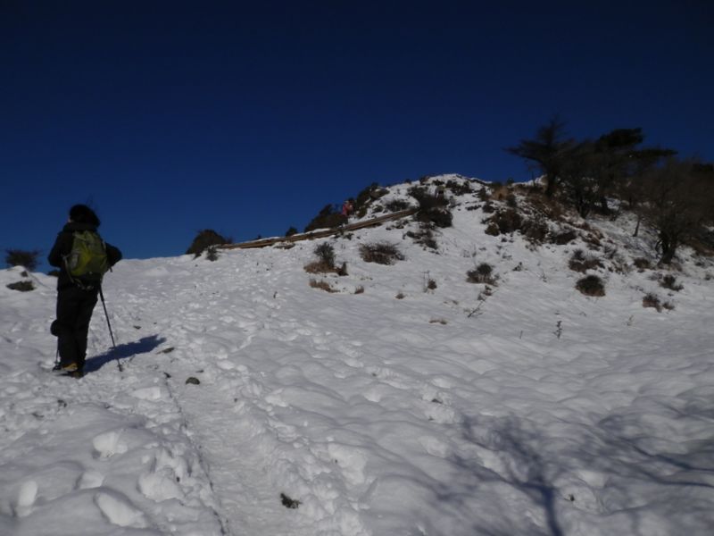 花立に向かって登る