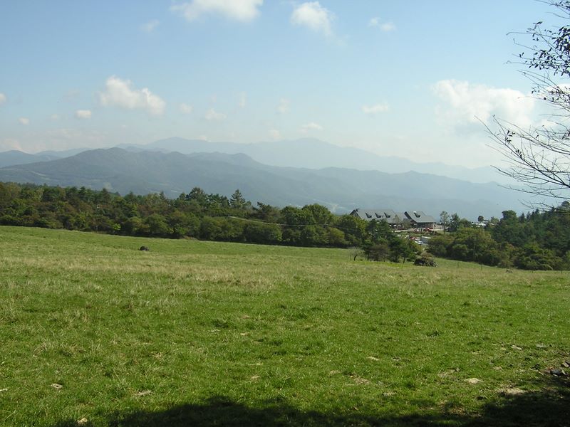 まきば公園・天女山 -- 金峰山を望む