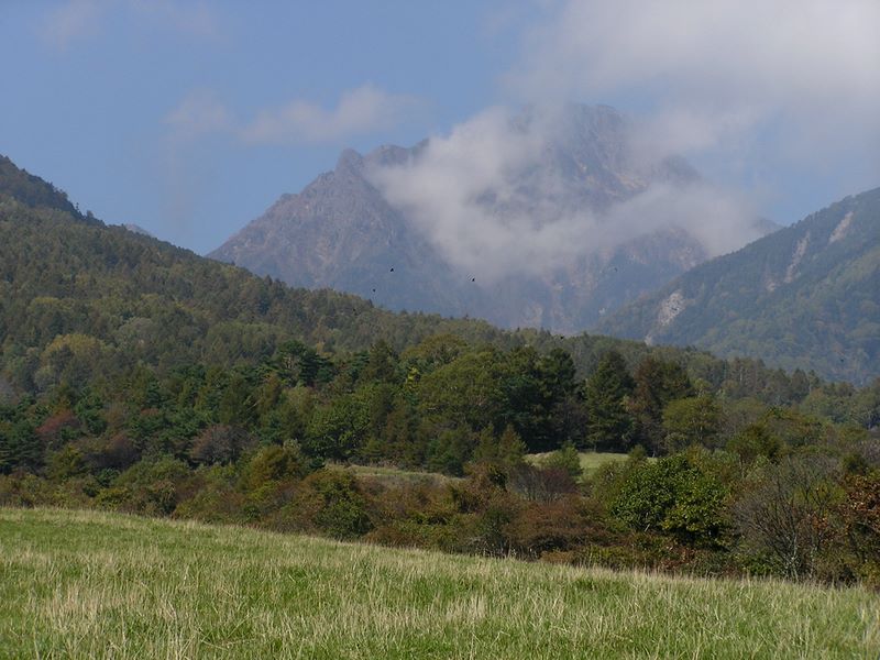 まきば公園・天女山 -- 赤岳堂々