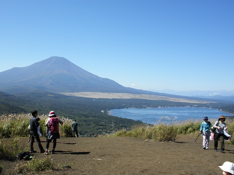 富士山が少しずつ逆光に