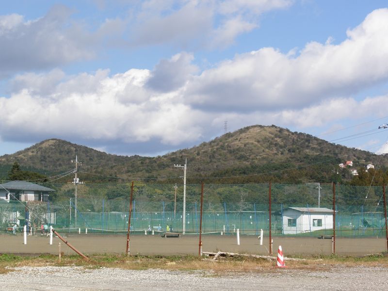 平地から望む、高指山