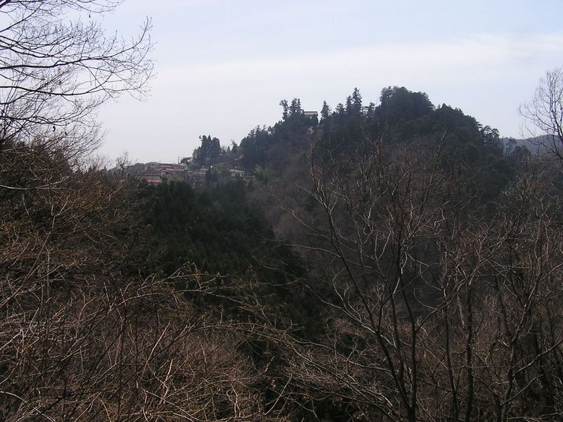 鉄五郎新道から大塚山 -- 御岳山を望む
