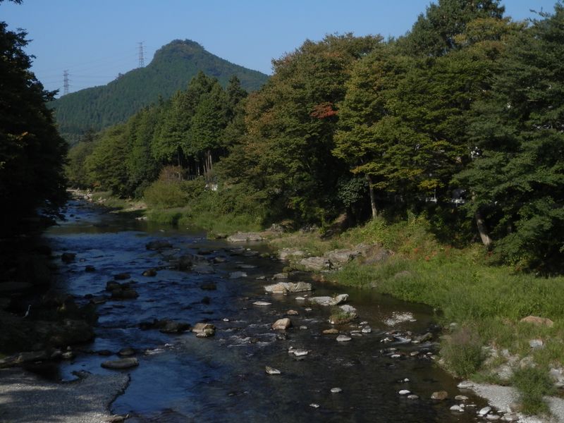 佳月橋より、城山を望む