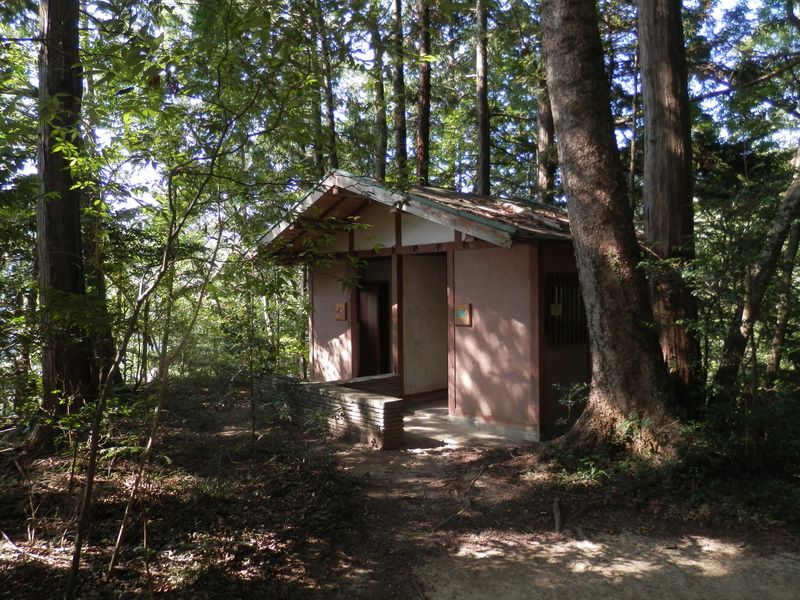 城山のトイレ