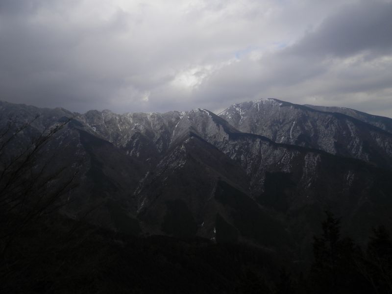 三ノ塔と表尾根