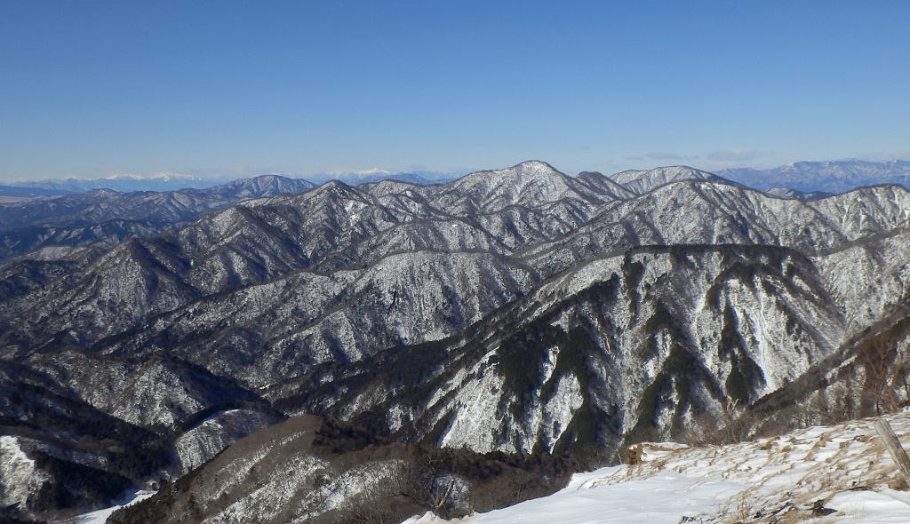 西丹沢方面を望む