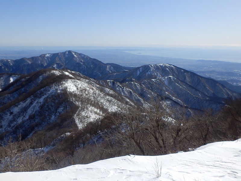 表尾根方面と大山を望む