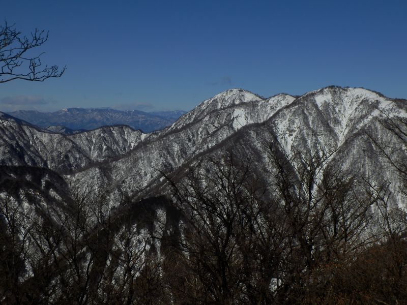 蛭ヶ岳を眺めながら昼食