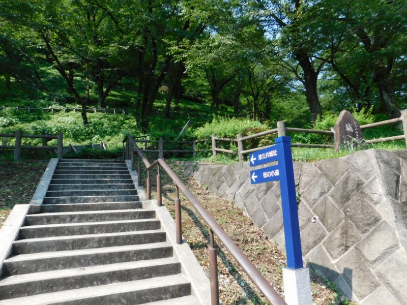 津久井湖観光センター前