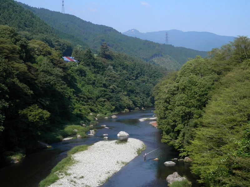 軍畑大橋を渡る