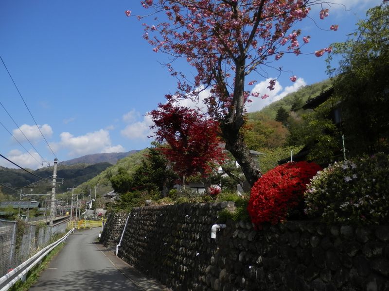 梁川駅の北の道