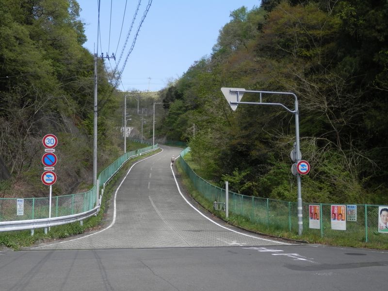 四方津御前山へは、ここからコモアしおつ経由で