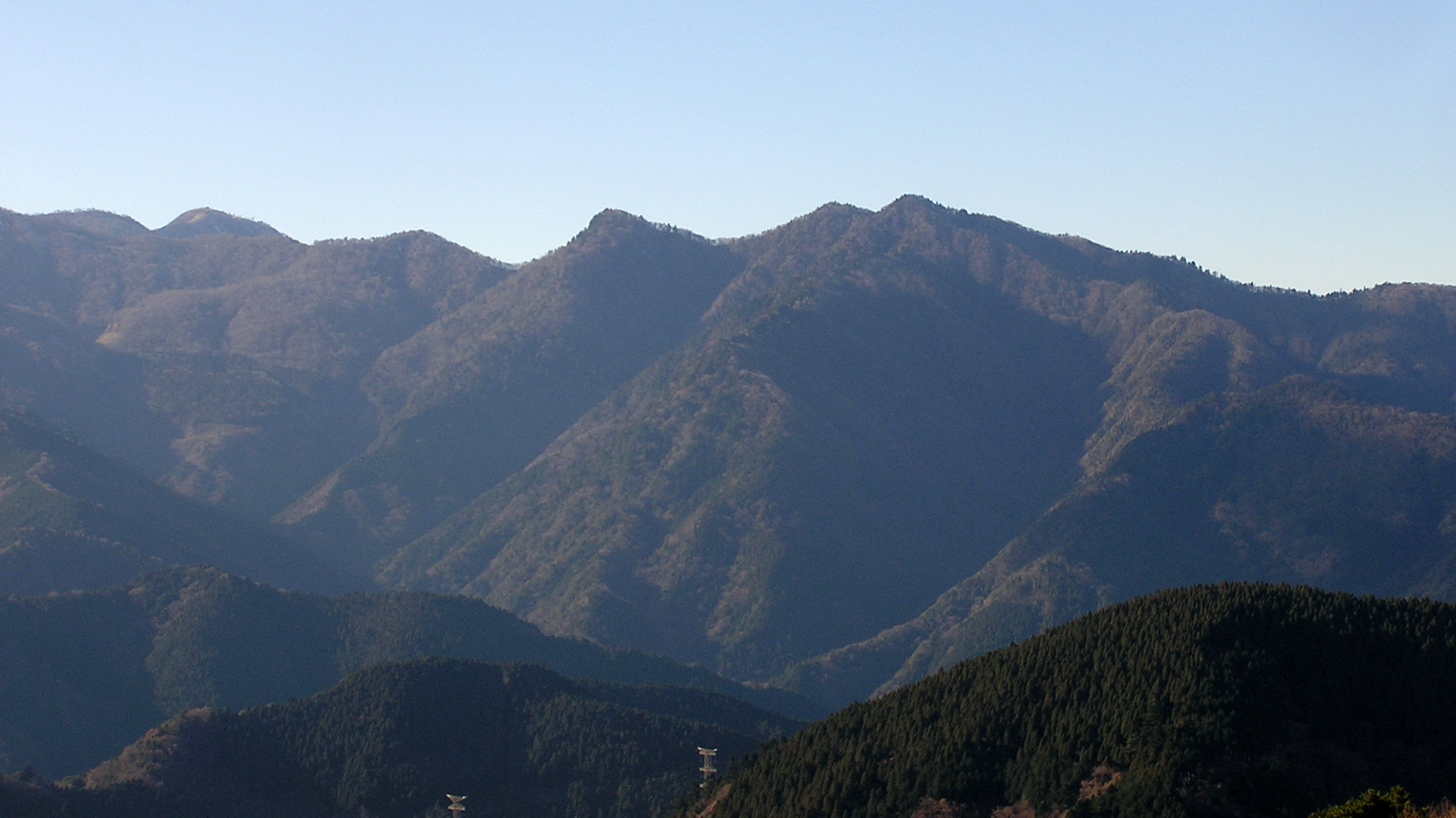 大山三峰山から望む丹沢三峰