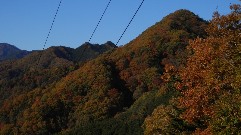 デンと立つデン笠山稜