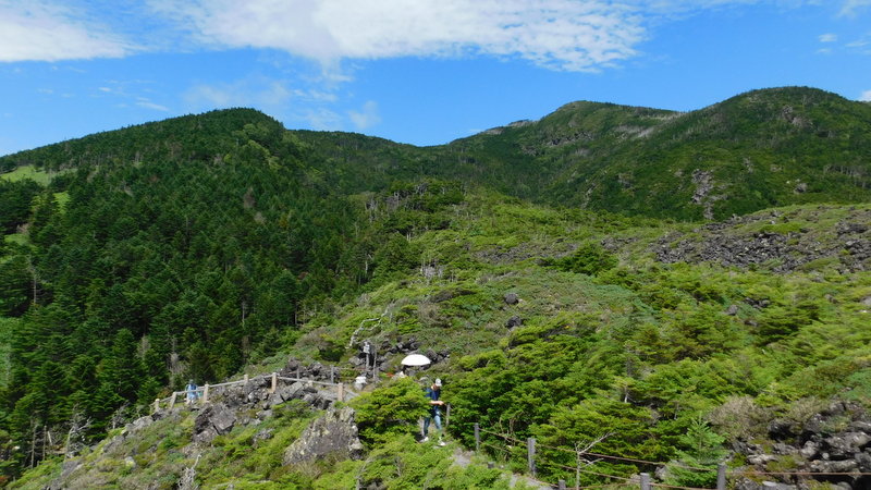 坪庭探勝路より望む北横岳