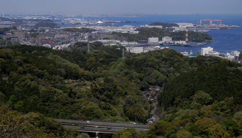 三浦アルプス、乳頭山より東京湾を望む