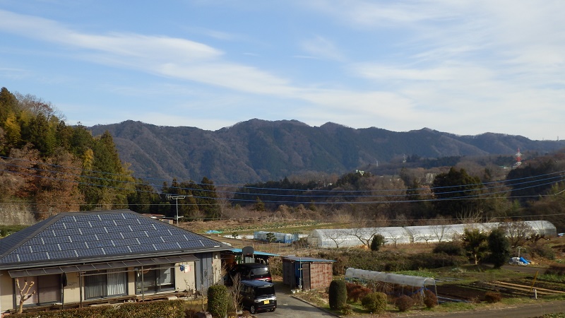 青山付近より、南高尾山稜を望む