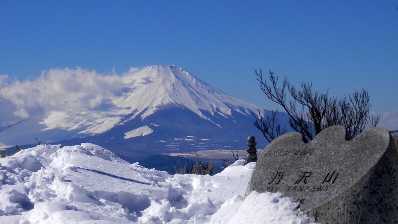 丹沢山と富士山