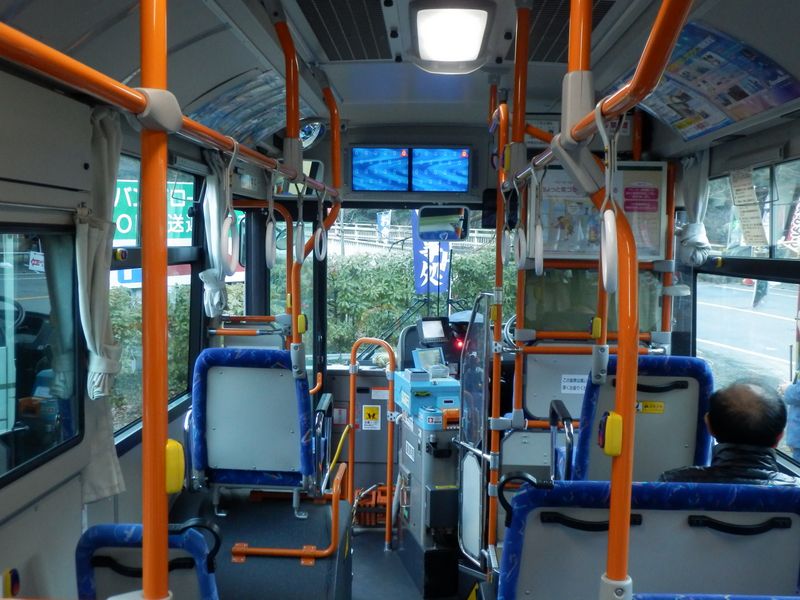 運賃表示板は不使用で、前払い