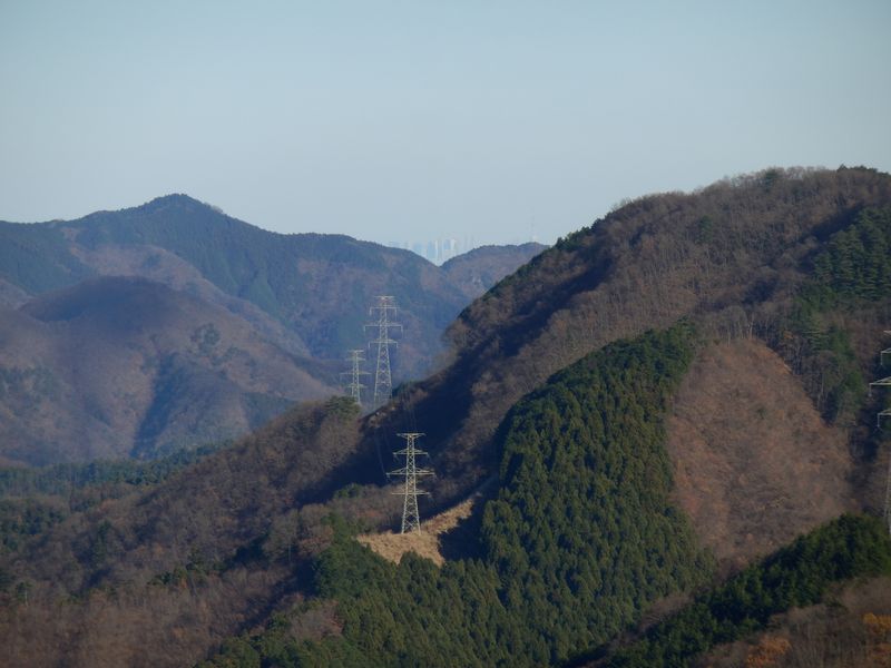 入道丸のすぐ左に東京スカイツリー