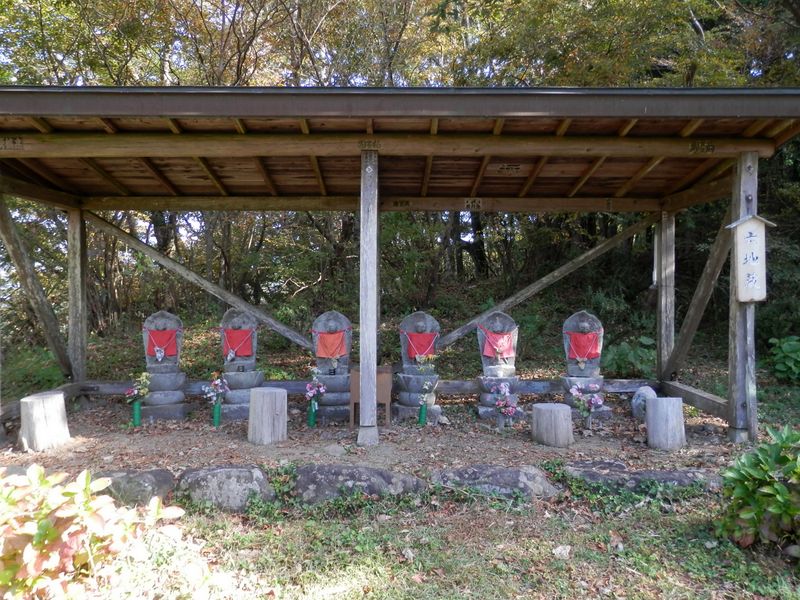 県道86号わきの六地蔵