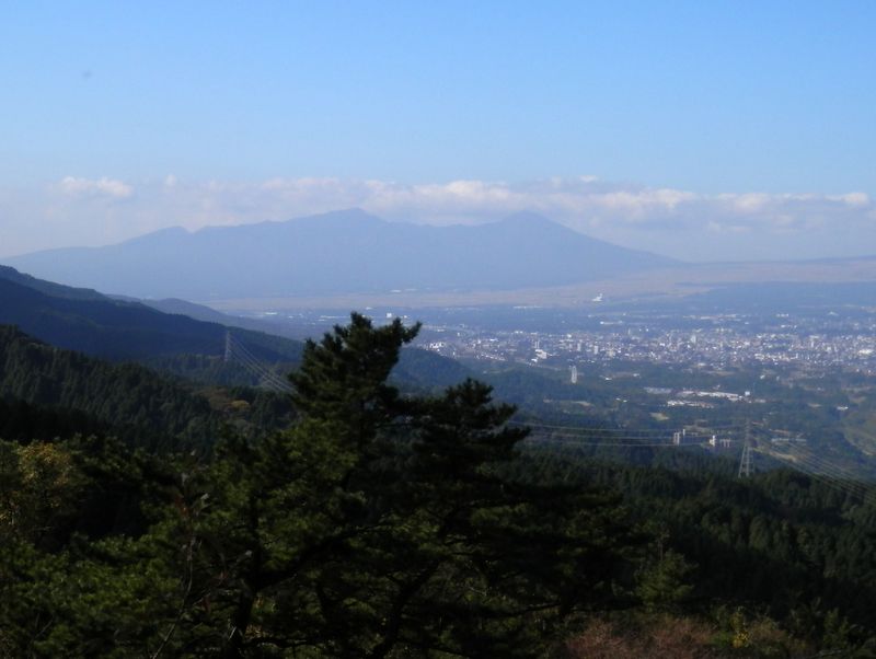 足柄城址より、愛鷹山を望む