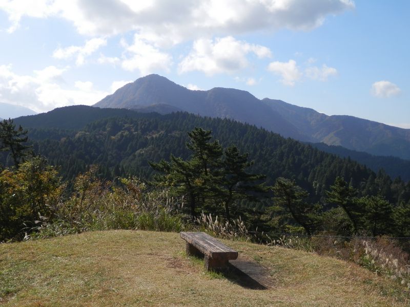 足柄城址より、金時山を望む