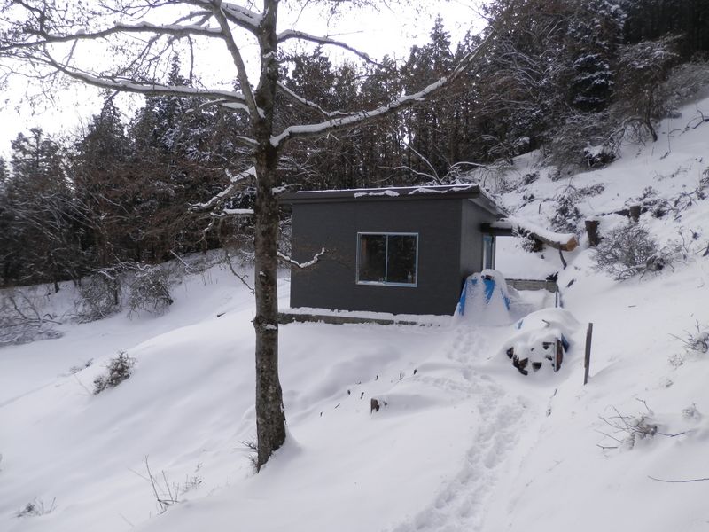 新しい黍殻避難小屋