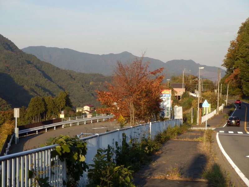 平丸バス停手前