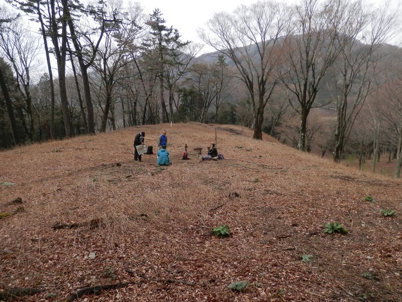 ヨモギ平より、二ノ塔と三ノ塔を望む