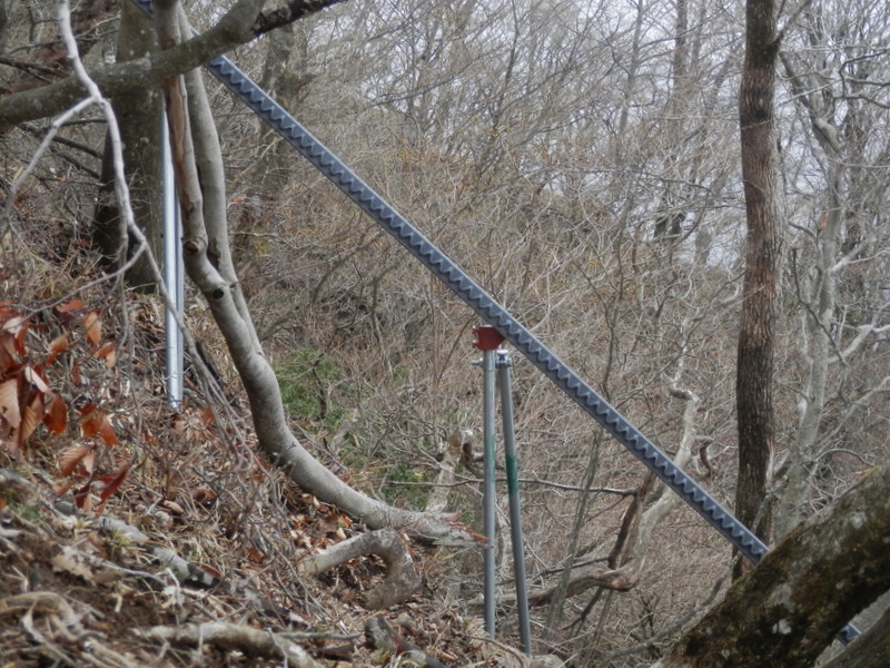 モノレールはこんな急傾斜も昇るのか