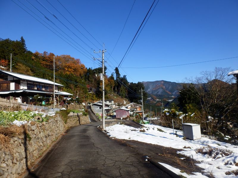 今野集落、石垣の道
