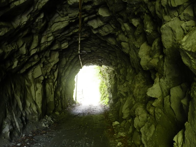 六番目のトンネルの中
