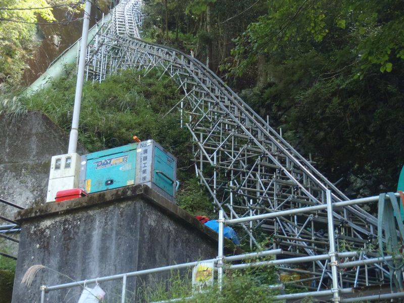 発電所の水圧管を取り換える工事